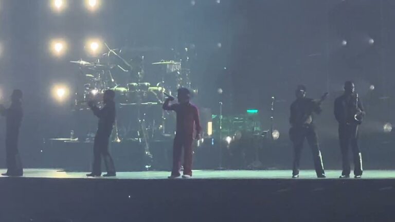 Bruno Mars “24 Karat” and “Treasure” Live in Las Vegas – Opening Night of The Romantic Tour