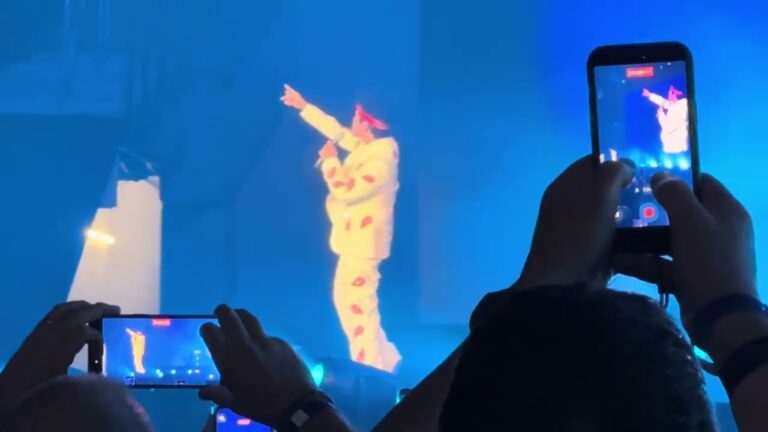 Bruno Mars “Just The Way You Are” Live in Las Vegas – Night Two of The Romantic Tour