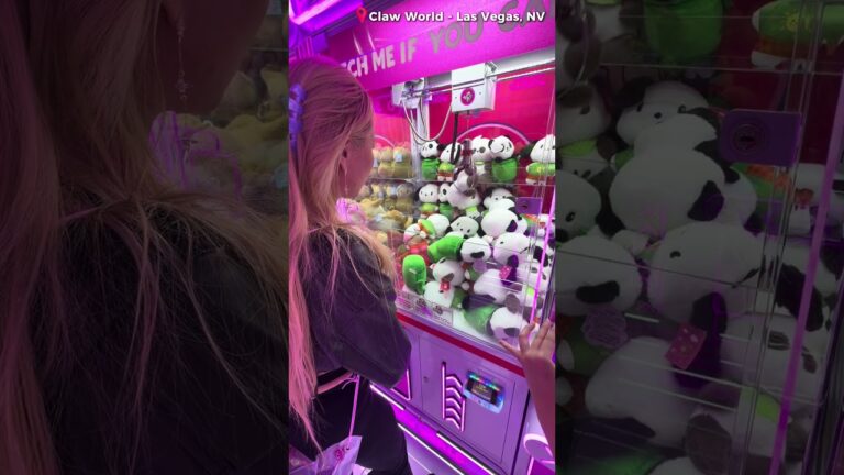 Claw world in Las Vegas #rainaiscrazy