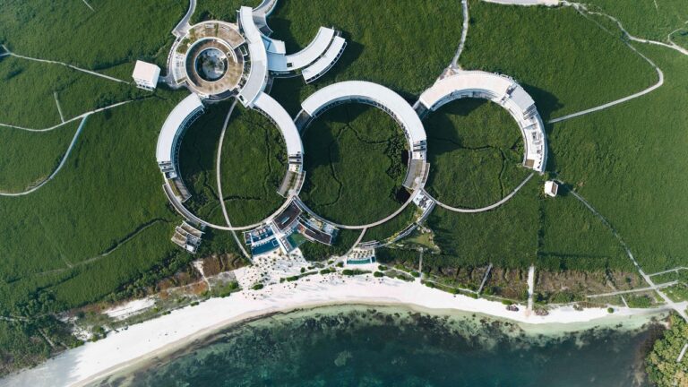 Inside One of the Best-Designed Luxury Hotels on Earth: St. Regis Kanai