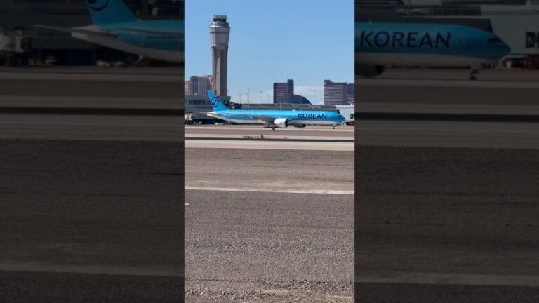 Korean Air Boeing 777-3B5(ER) (HL8041 taxing in Las Vegas #koreanair #boeing777300er #klas