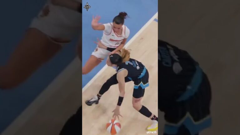 Las Vegas Aces Sign Chennedy Carter