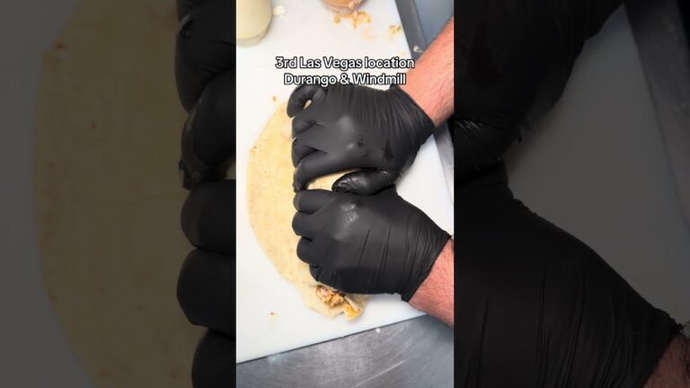 Las Vegas late night food #303inthecut #vegaseats #lasvegasfood ￼