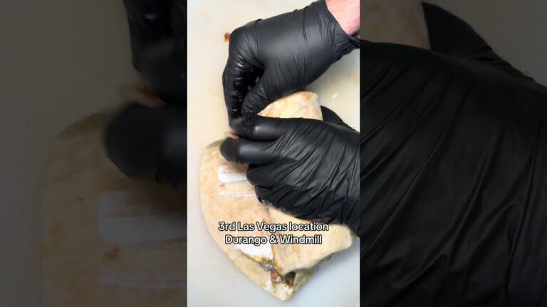 Las Vegas late night food #303inthecut #vegaseats #lasvegasfood