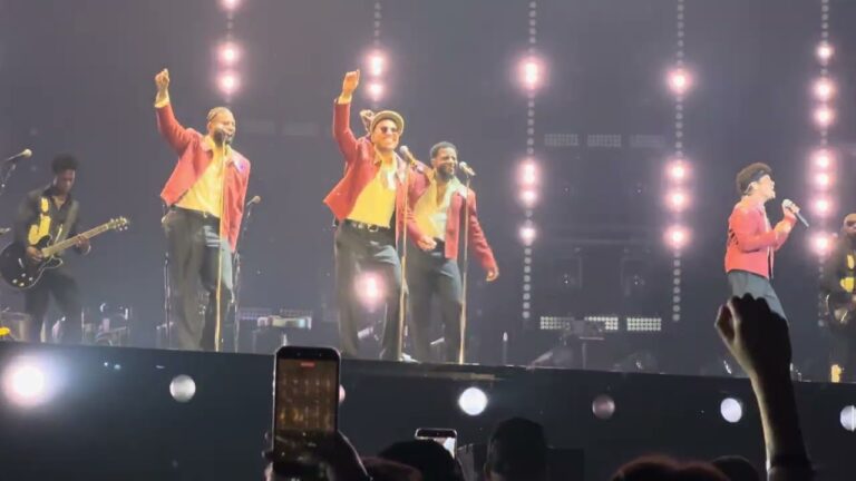 Silk Sonic “ Leave The Door Open” Live in Las Vegas – Night Two of The Romantic Tour