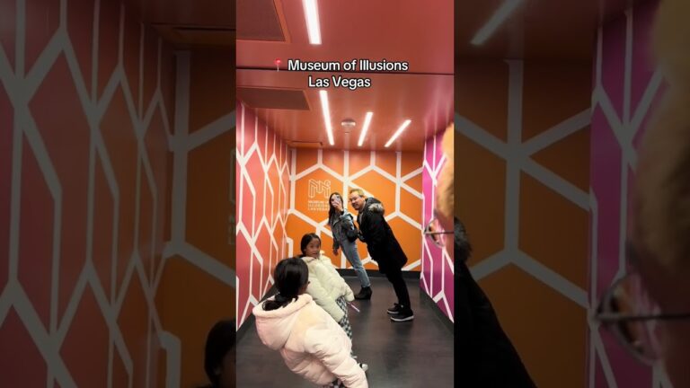 This museum was so fun! #museumofillusions #illusion #momlife #family #lasvegas