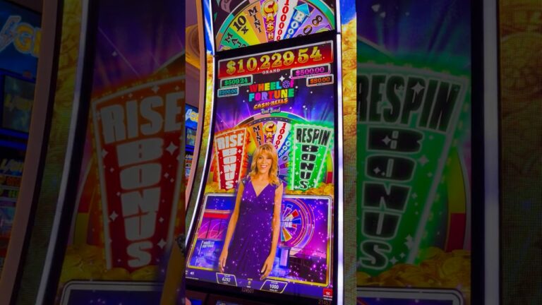 Vanna Appeared and PAID ME HUGE! #slots #lasvegas #wof30