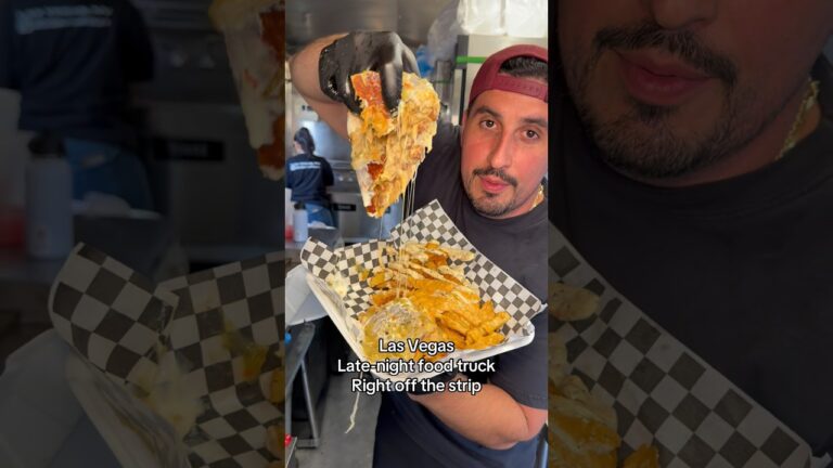 Best Las Vegas late night food #303inthecut #vegaseats #lasvegasfood