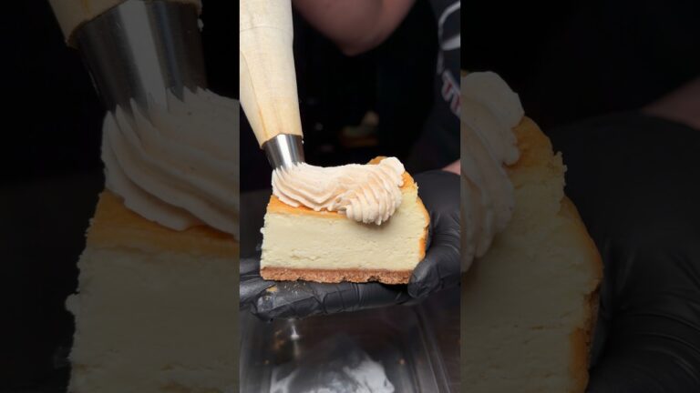 Best cheesecake in Las Vegas #303inthecut #vegaseats #lasvegasfood #cheesecake
