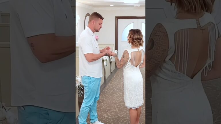 Chelsa & Aaron’s Elvis Ceremony in Las Vegas | Graceland Chapel
