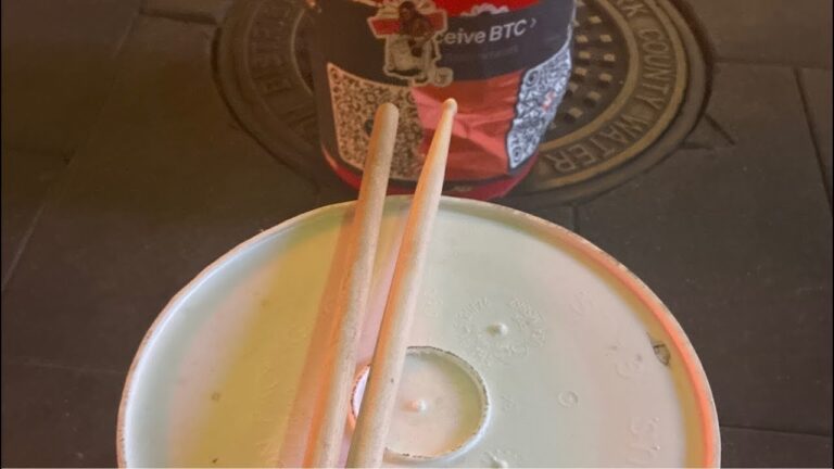 Live streaming of 1MRED bucket drumming on fhe Las Vegas Strip ❤️👑🖍️