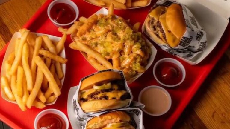 NEW Burger restaurant opens in Downtown Las Vegas