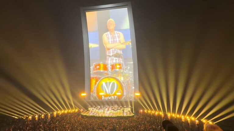 No Doubt – “Just A Girl” (LIVE at The Sphere Las Vegas)