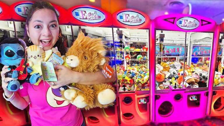 What will we WIN from these Claw Machine? Circus Circus Las Vegas!