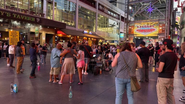 Las Vegas Live | Summer Nights!