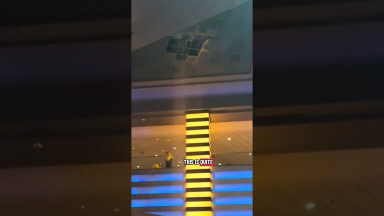 Las Vegas casino resort hotel flooding leaving guests stranded without water shower Planet Hollywood