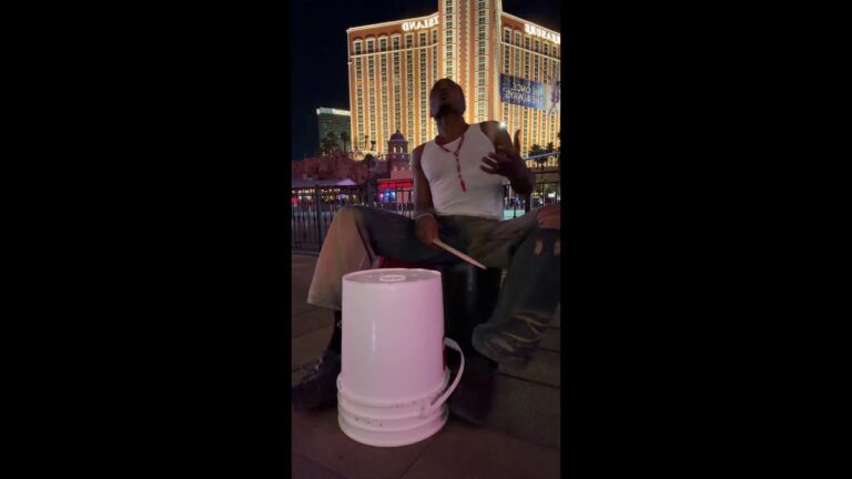 Live streaming of 1MRED hitting bucket drumming busking on the las vegas strip ❤️👑🖍️