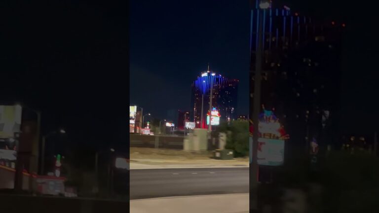 Recorriendo las calles de Las Vegas, Nevada .￼