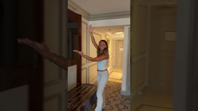 room tour at the The Venetian Resort Las Vegas !!! HERE TO SEE Kenny Chesney ahhh ⭐️🎰🤠 #MTGPartner