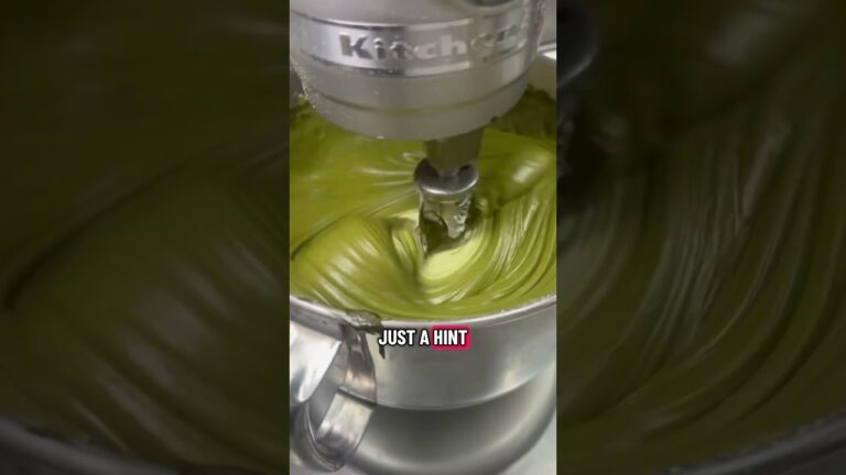 Have you had the best Matcha donut in Las Vegas? #glazelv