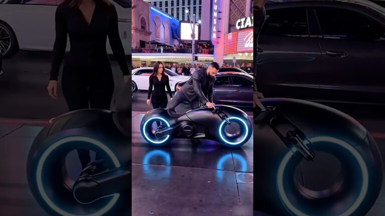 He turned his motorcycle into a SUITCASE with ONE button! 🤯 (Only in Vegas)