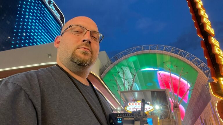 LAS VEGAS FREAKMONT STREET FUNKY FRIDAY