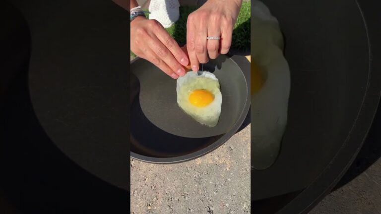 Sidewalk Eggs in Las Vegas Heat 🥵☀️ AWESOME