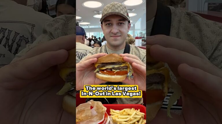 The world’s largest In-N-Out in Las Vegas! 🍔
