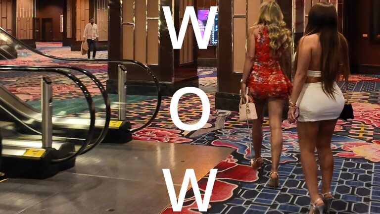 Walking the Las Vegas Strip Caesars to Cosmo on 7/24 in 4k around 945pm – People watching, showgirls