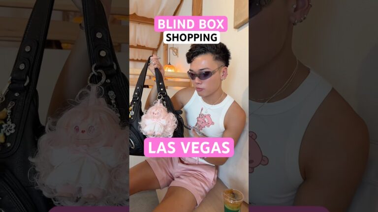 wow Vegas got some hidden gems!! #shopping #blindbox #artistalley #lasvegas #trinkets #hiddengems