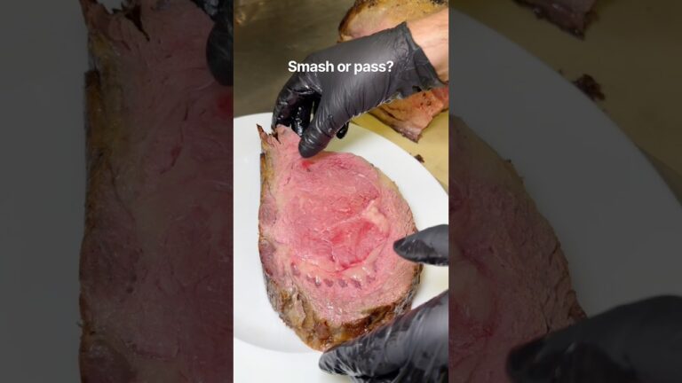 16 oz prime rib from Oscar’s Steakhouse in Vegas! #steak #steakhouse #primerib #vegas