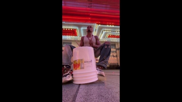 1mred is live bucket drumming on fremont street in downtown Las Vegas ❤️👑🖍️