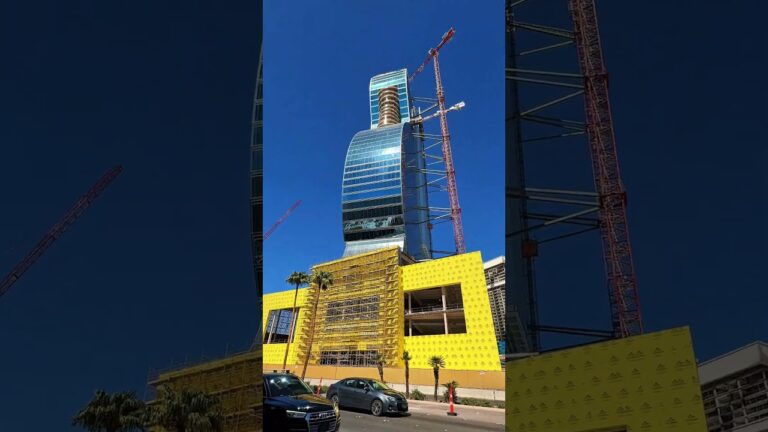 Asi Luce la nueva torre de la guitarra en Las Vegas The new hard rock Las Vegas