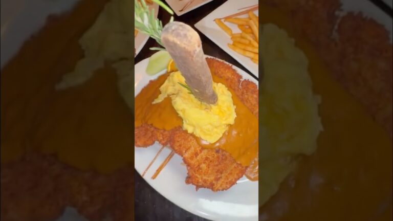 Hash House summer menu = a Vegas food coma! Bring a friend… seriously! 😅 #vegas #vegasfoodies