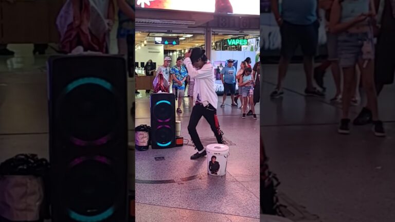 Have You Seen Las Vegas Michael Jackson Do This Move? #subscribe #michaeljackson #dance #shorts #mj