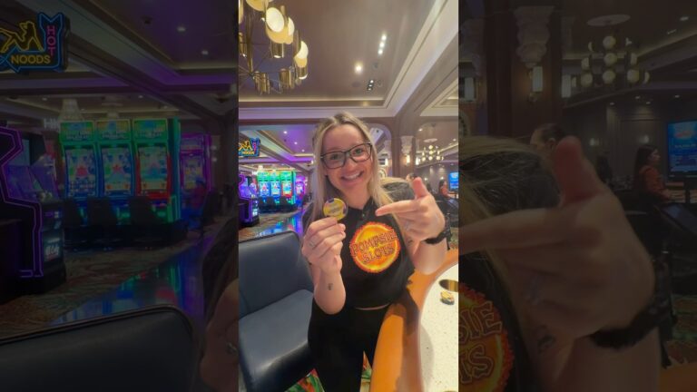 I’m SWEATING 🥵 $1000 Blackjack hand in Las Vegas!