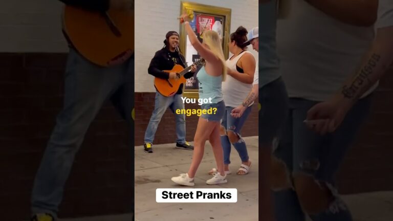 Street pranks in Las Vegas 🎶 😝 #prank #funny #comedy