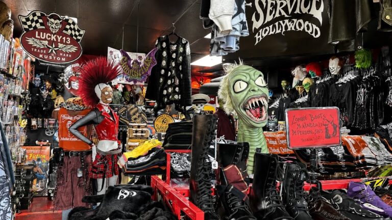 The HIDDEN Punk & Horror Side of Las Vegas | BEST Pizza In Las Vegas, Horror Coffee & Spooky shops!