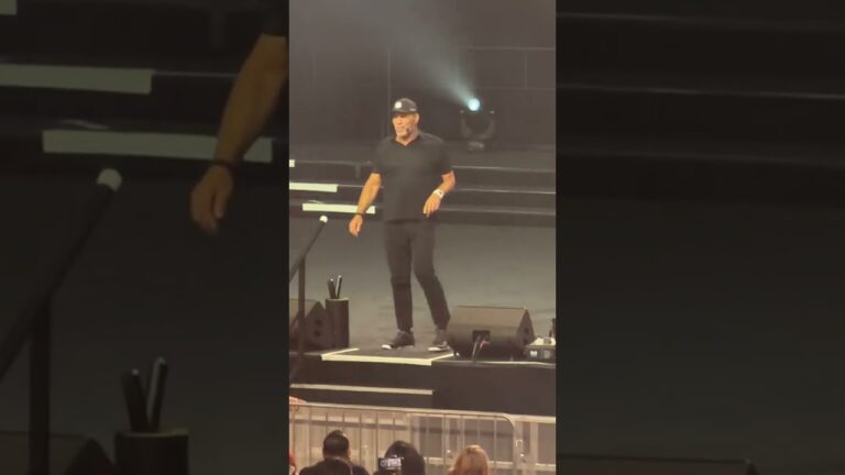 Thousands of people showed up for Tony Robbins in Las Vegas today!