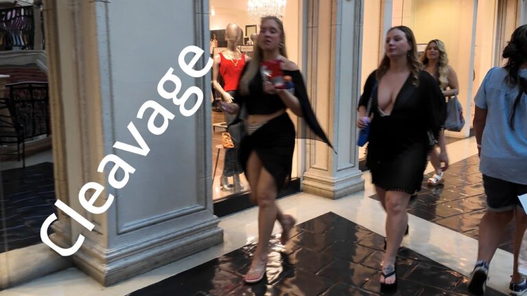Walking the Las Vegas Strip Caesars to Palazzo on 8/15 in 4k around 620pm- People watching/showgirls