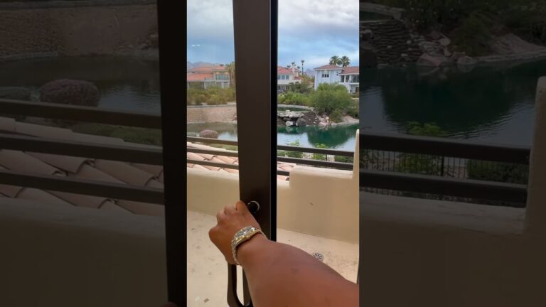 Waterfront in Las Vegas?! Wait Till You See These Views 😳💦