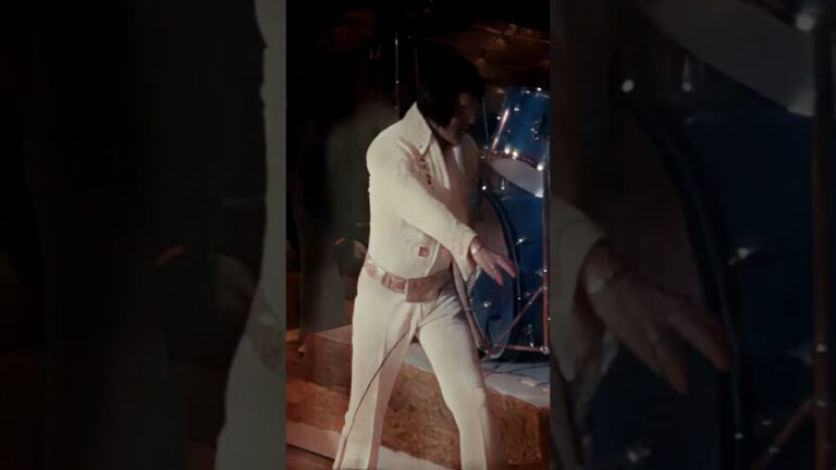 Why Elvis Presley’s 1972 Las Vegas Show Was His Absolute Peak