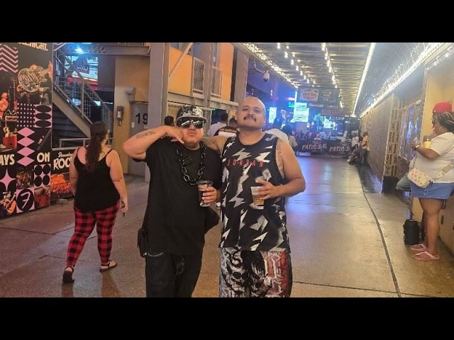 fremont street down town las vegas live bands performance 😎🤙🔥📞🦍🎼🎹🎶🎵