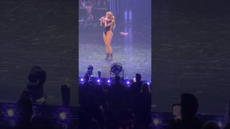 jlo in Las Vegas #momshiebrends #actress #dance #jenniferlopez #concert