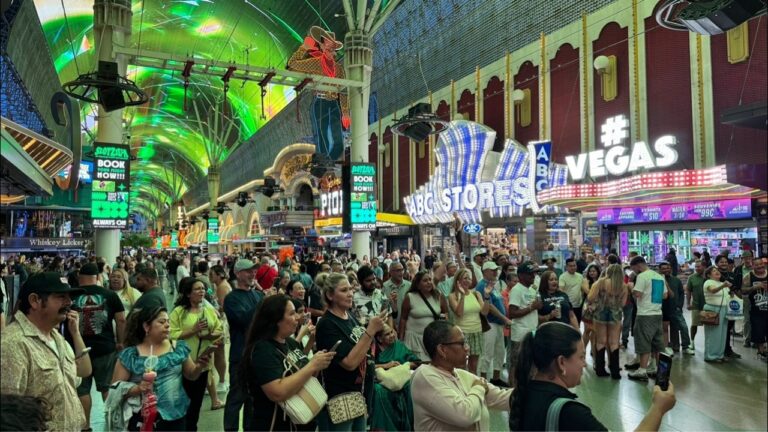 A Cool Sunday Evening on Fremont Street In Las Vegas, Nevada IRL