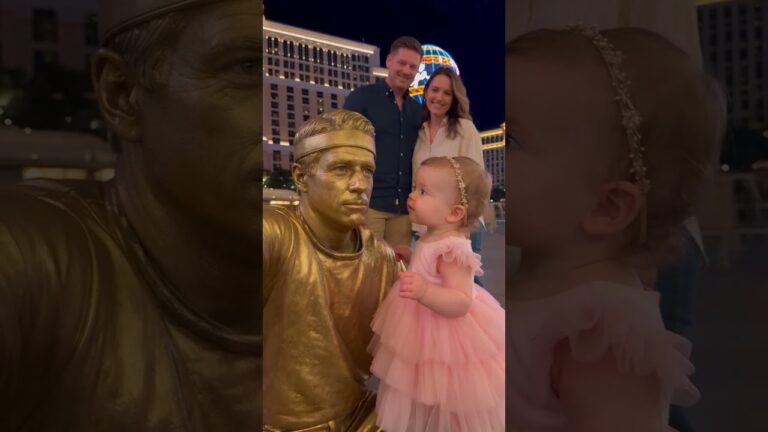 “Look, Daddy!” She Kissed the Golden Statue in Vegas… Then He Moved! ❤️👶 #viralvideo #shorts