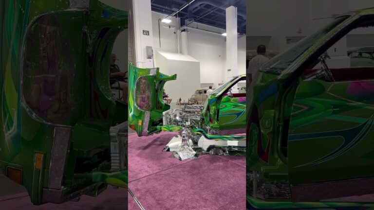 Wild Lowriders in Las Vegas!! #automobile #lowridersupershow #lowriders