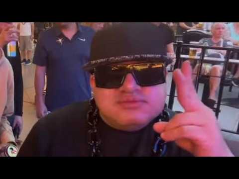 LIVE FROM LAS VEGAS NV 702  strip walk strip action casino hopping HAPPY FRIDAY 😎🤙📞🔥🎵🎸🎤🦍🎹
