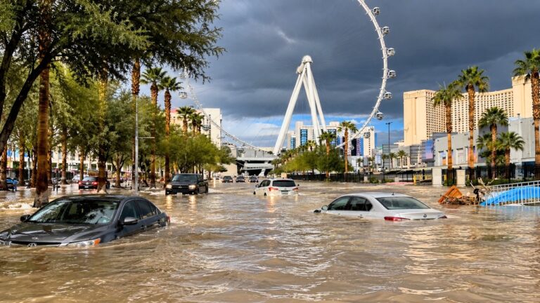 🚨 Las Vegas Flood Disaster: Record Rainfall, Flash Floods & Major Road Closures