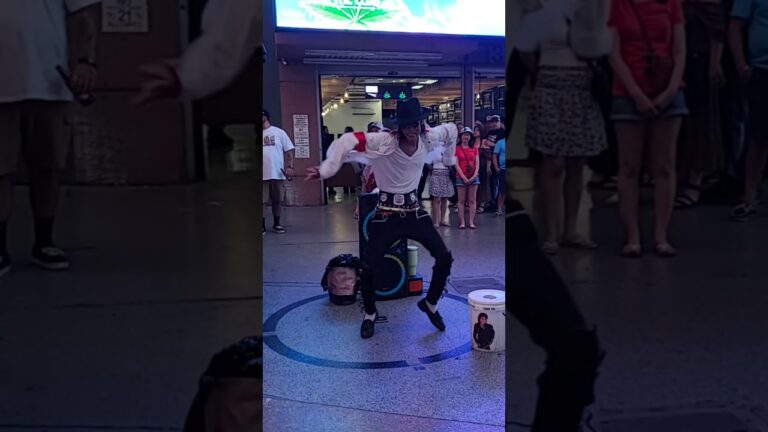 Las Vegas Michael Jackson Steals the Entire Show! 🕺🔥 #subscribe #michaeljackson #dance #music #mj